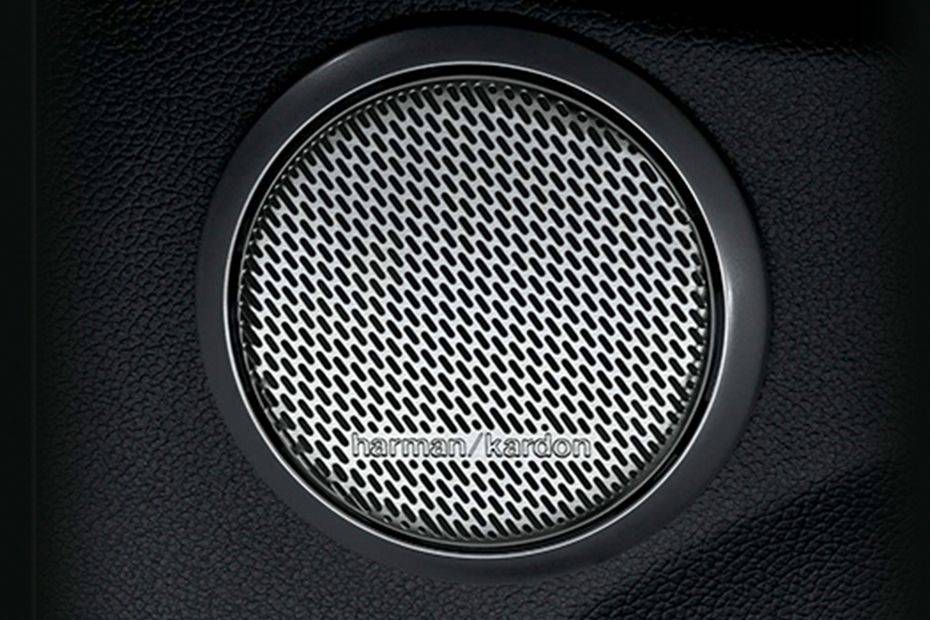 Speakers View of ألفا روميو ستلفيو كوادريفوليو Speakers View of ألفا روميو ستلفيو كوادريفوليو