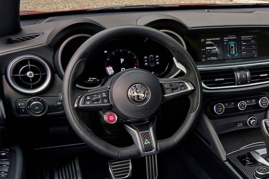 ألفا روميو ستلفيو كوادريفوليو Steering Wheel ألفا روميو ستلفيو كوادريفوليو Steering Wheel