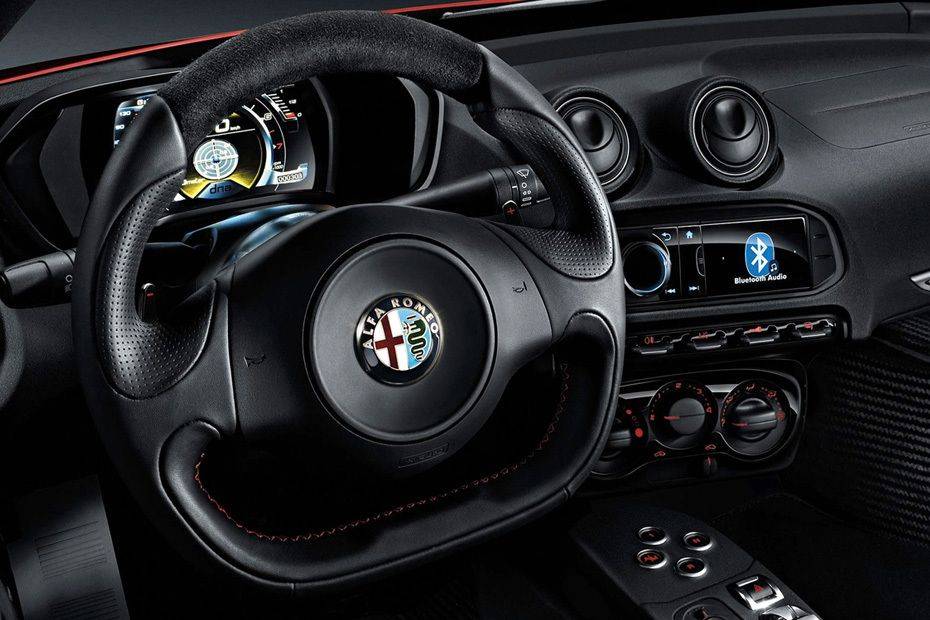 ألفا روميو 4C Steering Wheel ألفا روميو 4C Steering Wheel