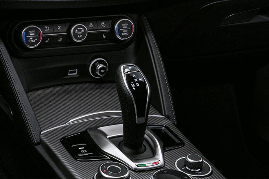 ألفا روميو ستلفيو Gear Shifter ألفا روميو ستلفيو Gear Shifter