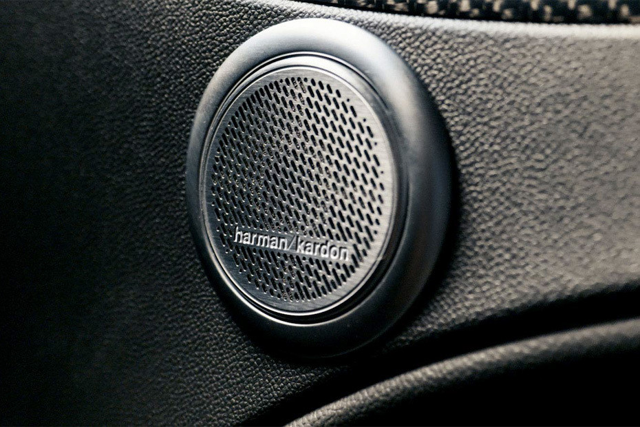 Speakers View of ألفا روميو ستلفيو Speakers View of ألفا روميو ستلفيو