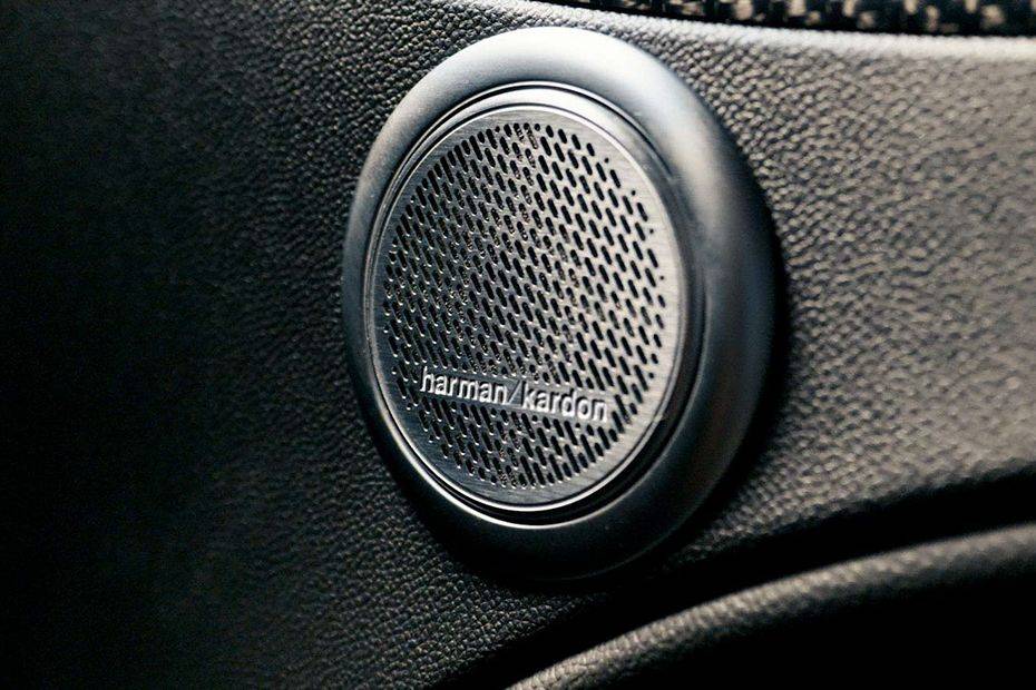 Speakers View of ألفا روميو ستلفيو Speakers View of ألفا روميو ستلفيو