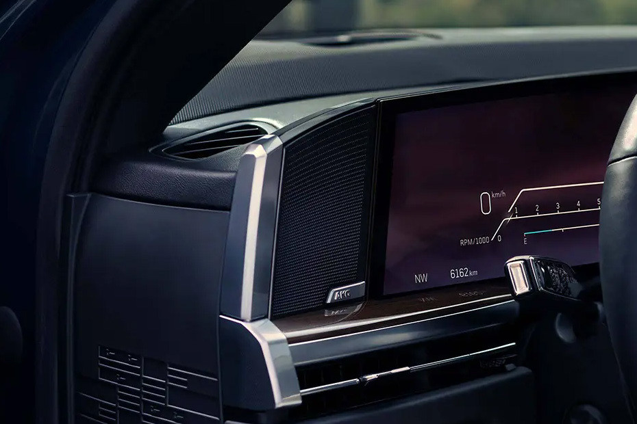Speakers View of Cadillac Escalade V Speakers View of Cadillac Escalade V