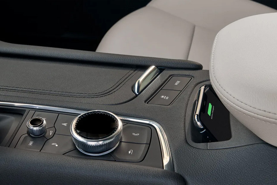 Center Controls of Cadillac XT5 Center Controls of Cadillac XT5