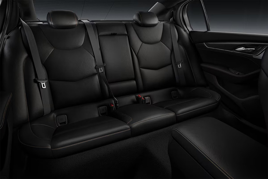 كاديلاك سي تي 5 في Rear Seats كاديلاك سي تي 5 في Rear Seats