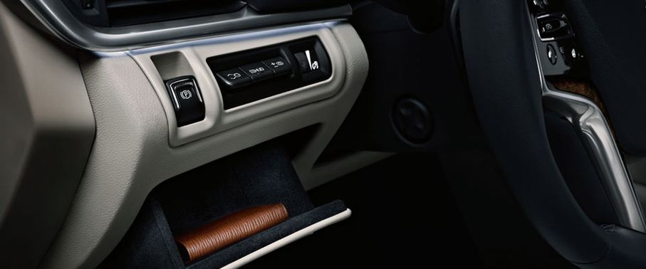 كاديلاك XTS (2013-2019) Glove Box كاديلاك XTS (2013-2019) Glove Box
