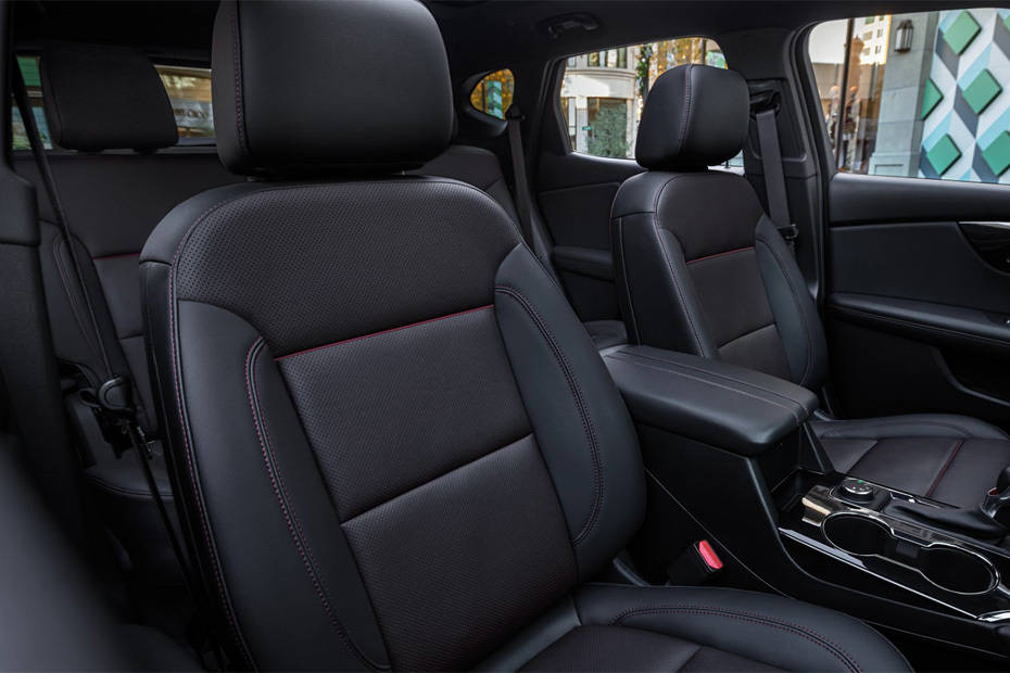 بليزر Front Seats بليزر Front Seats
