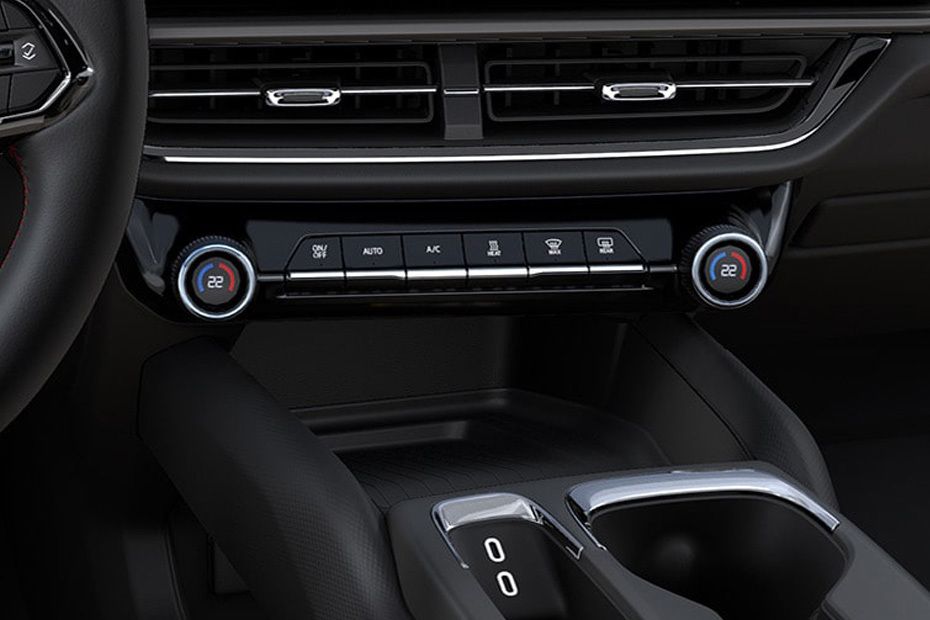 Front AC Controls of شفروليه إيكوينوكس إي في Front AC Controls of شفروليه إيكوينوكس إي في