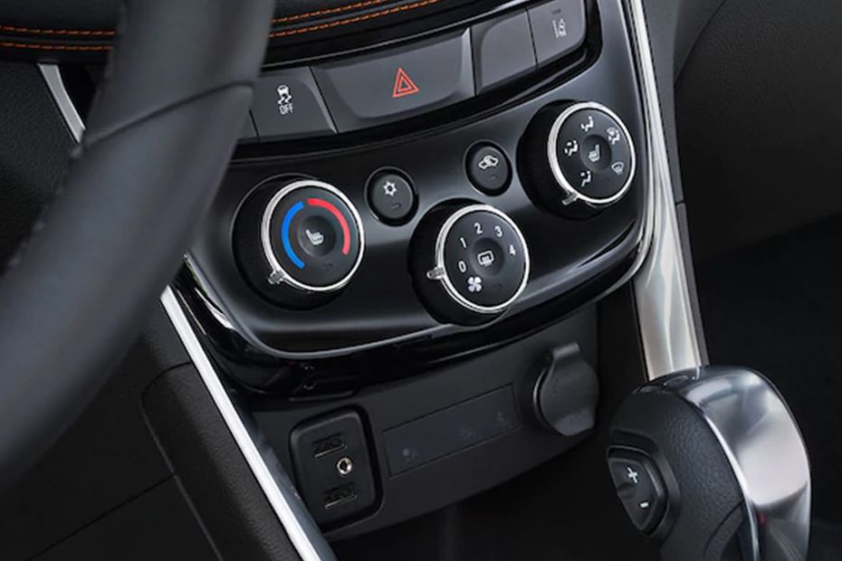 Side AC Controls of شفروليه Trax Side AC Controls of شفروليه Trax
