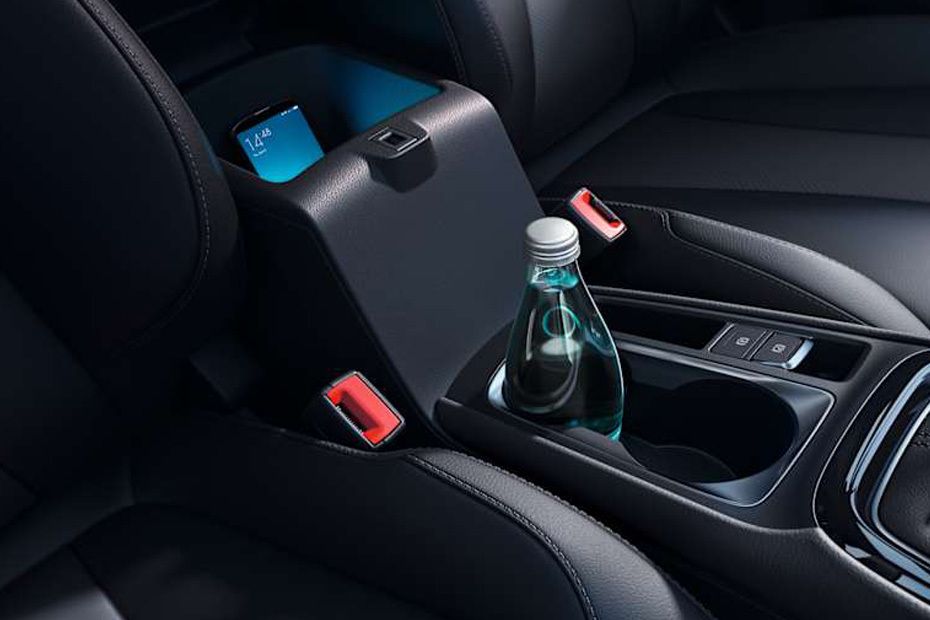 5 (2023-2024) Cup Holders 5 (2023-2024) Cup Holders