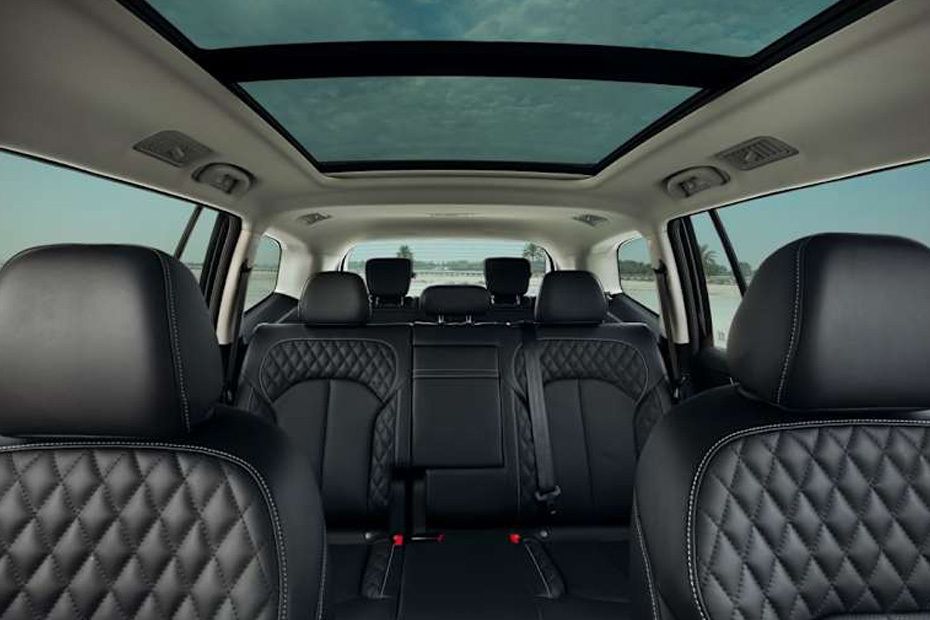 MG RX8 Black Edition Passengers View MG RX8 Black Edition Passengers View