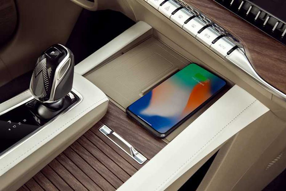 Power Accessories Outlet View of MG RX9 Power Accessories Outlet View of MG RX9