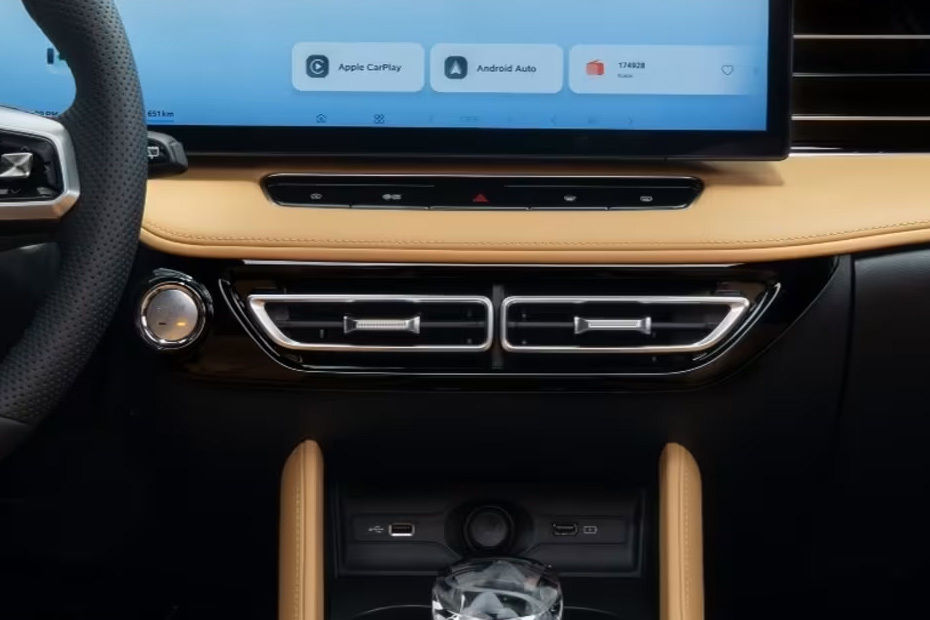 Front AC Controls of إم جي HS