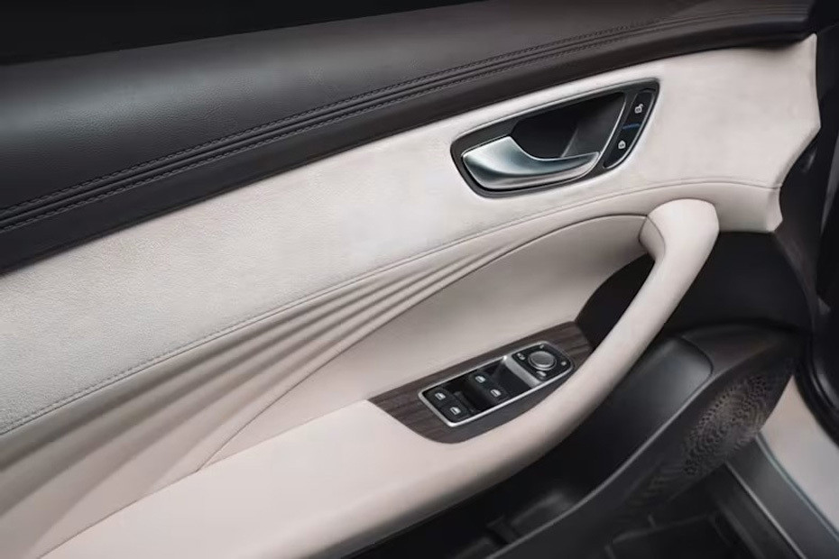 إم جي 8 Drivers Side In Side Door Controls إم جي 8 Drivers Side In Side Door Controls