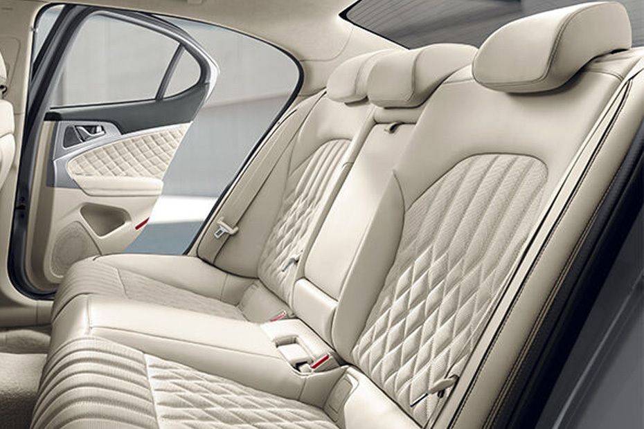 جينيسيس جي 70 Rear Seats جينيسيس جي 70 Rear Seats