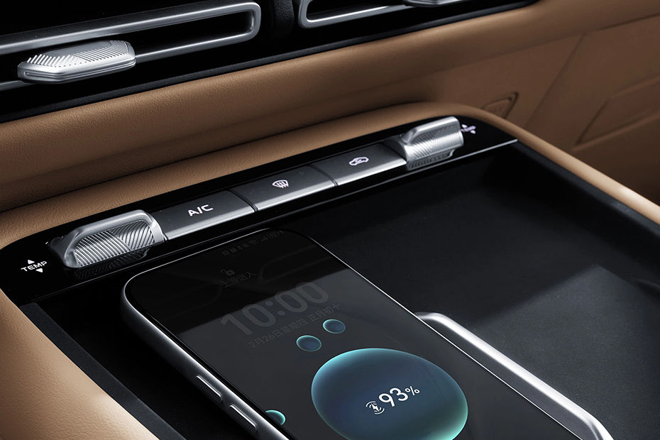 Front AC Controls of Changan UNI-S