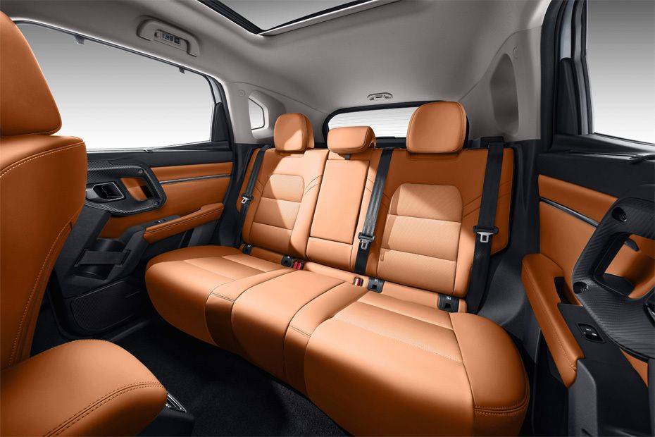 هافال H7 Rear Seats هافال H7 Rear Seats