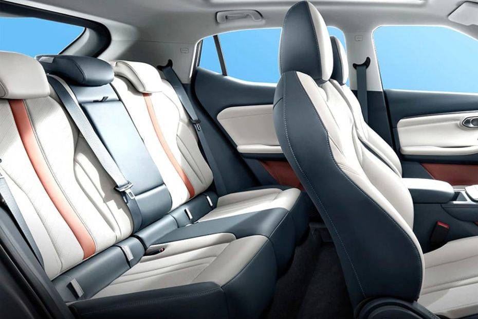 جي أي سي جي إس 3 إم زووم Front And Rear Seats Together جي أي سي جي إس 3 إم زووم Front And Rear Seats Together