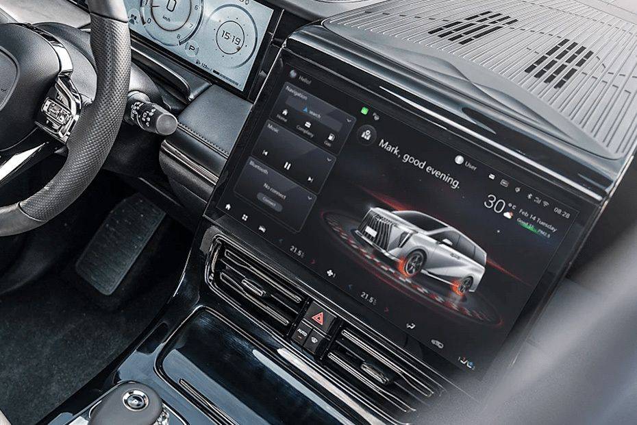 Front AC Controls of جي أي سي M8 Front AC Controls of جي أي سي M8