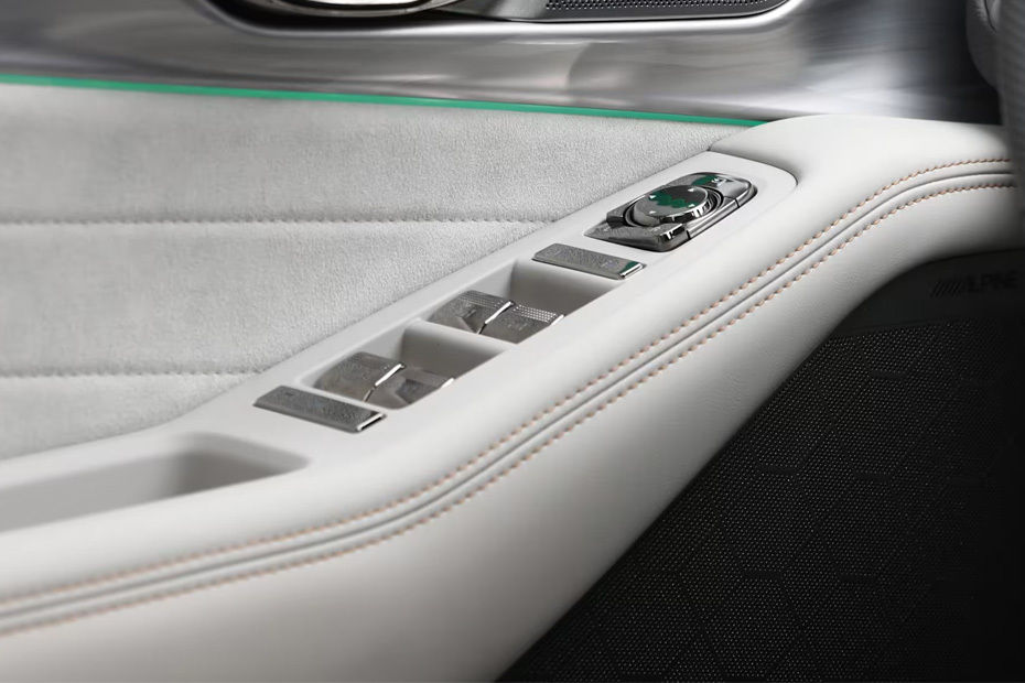 جي أي سي جي إس 8 ترافيلر Drivers Side In Side Door Controls