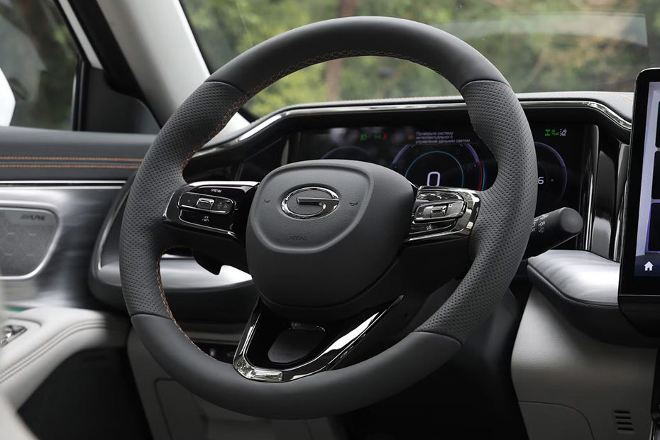 جي أي سي جي إس 8 ترافيلر Steering Wheel