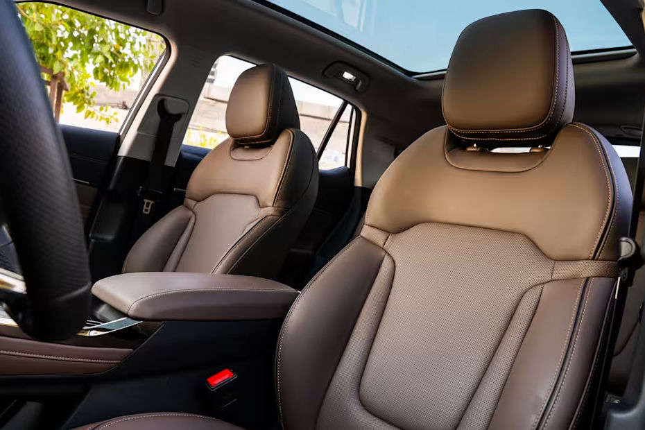 GS4 Front Seats