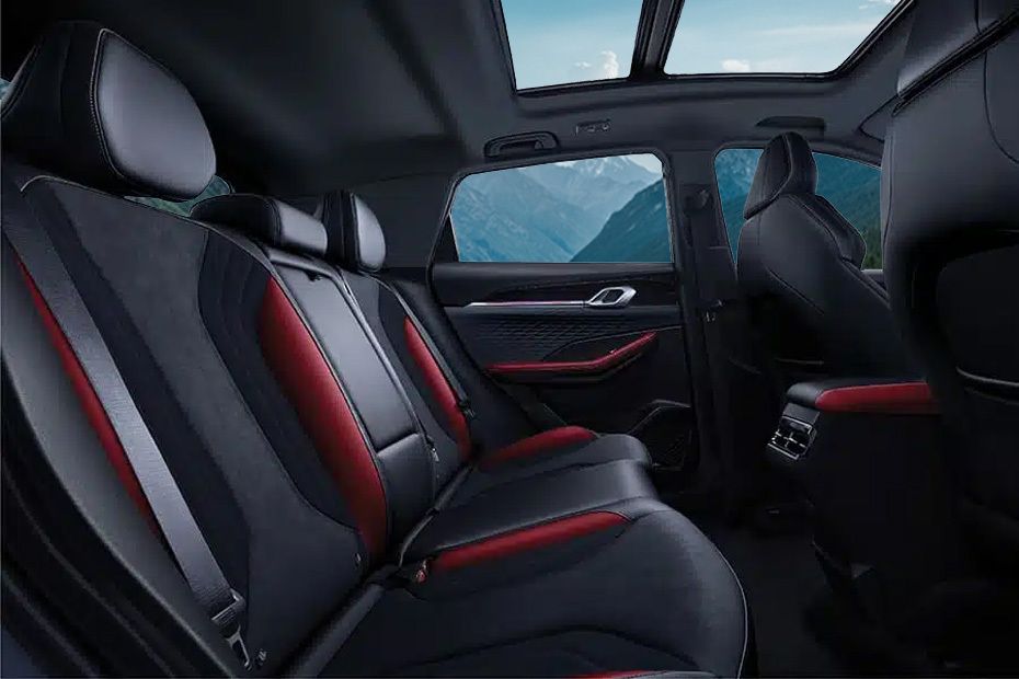 جيلي كولراي Rear Seats جيلي كولراي Rear Seats
