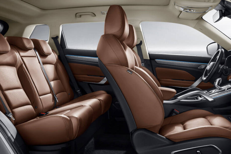 جيلي أزكارا Front And Rear Seats Together جيلي أزكارا Front And Rear Seats Together