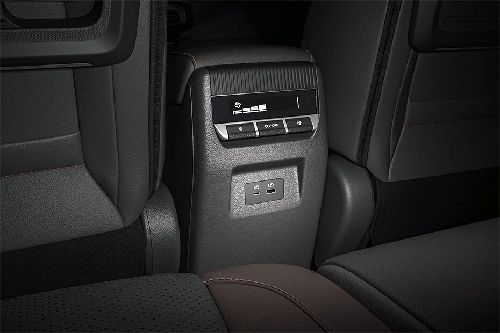 Mitsubishi Destinator Dimension Front View