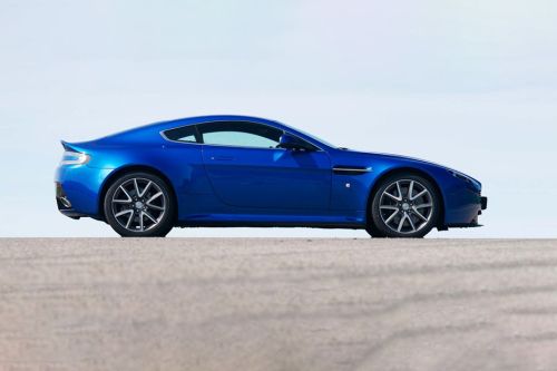 أستون مارتن فانتاج Drivers Sideview