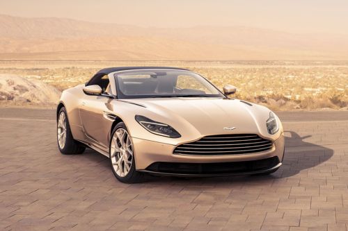 أستون مارتن DB11 Front Cross Side View