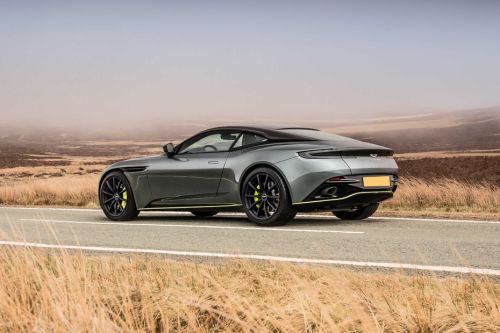 Rear Cross Side View of أستون مارتن DB11