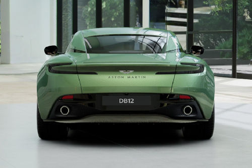 Full Rear View of أستون مارتن DB12