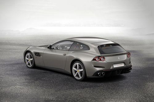 Rear Cross Side View of فيراري GTC4Lusso T