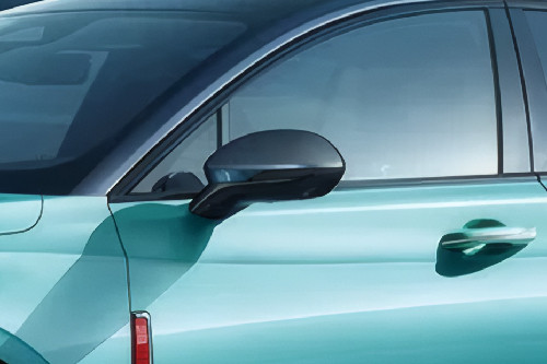 Hongqi H6 Drivers Side Mirror Front Angle