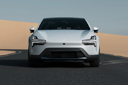 Full Front View of ٤