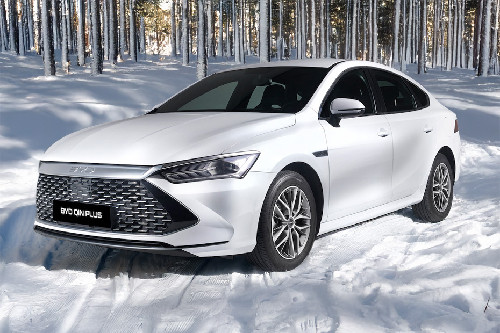 BYD  QIN Plus Front angle low view BYD  QIN Plus Front angle low view