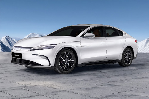 BYD  HAN Front angle low view BYD  HAN Front angle low view