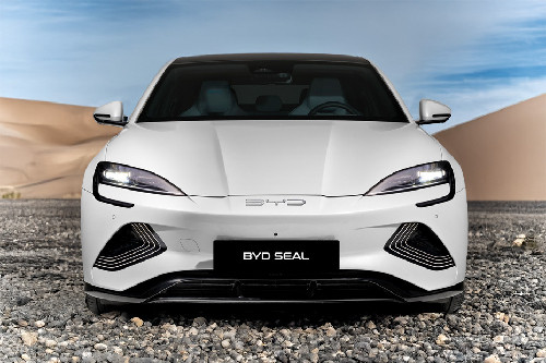 Full Front View of سيل Full Front View of سيل