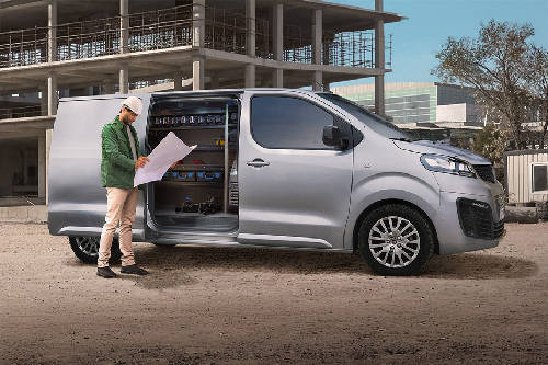 سكودو Rear Medium Side View