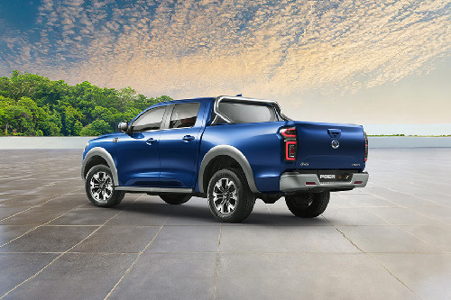 Rear Cross Side View of GWM بوير