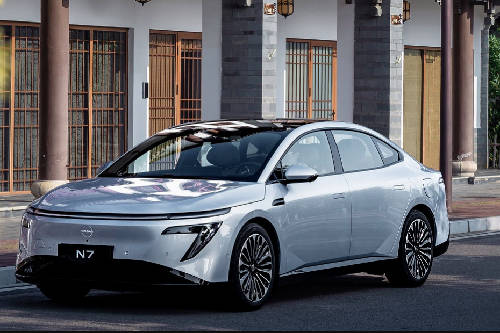 Dongfeng Nissan N7