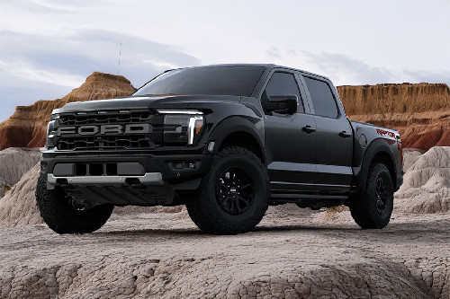 Ford  F 150 Raptor  Front angle low view