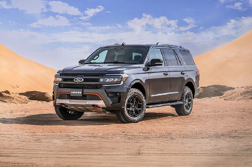 Ford  Expedition (2022-2024) Front angle low view