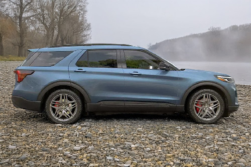 إكسبلورر Medium Angle Front View