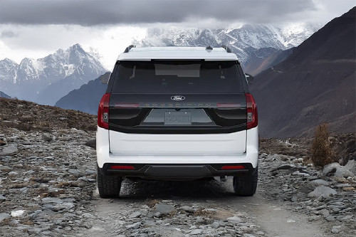 Full Rear View of فورد إكسبيديشن