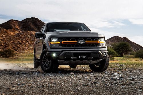 Ford  F 150 Front angle low view