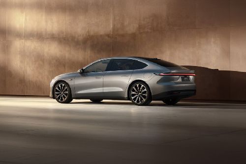 ET7 Side view