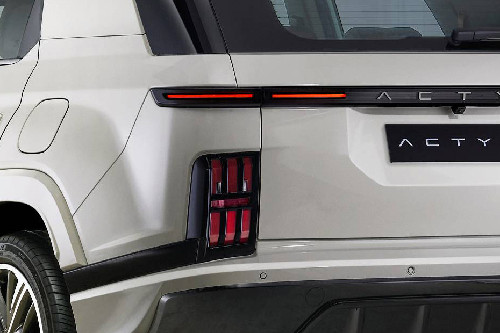 أكتيون Tail light