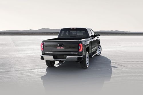 Sierra Denali (2022-2023) Rear angle view